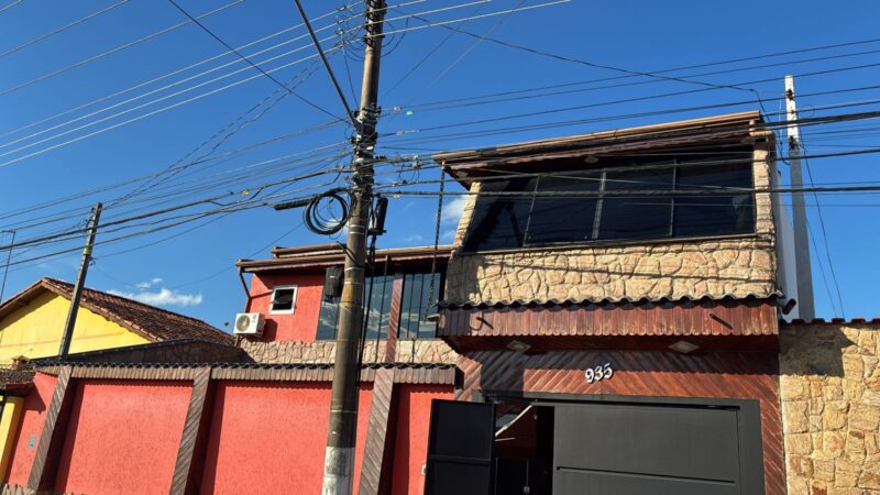 ÓTIMA RESIDÊNCIA EM LOCAL NOBRE