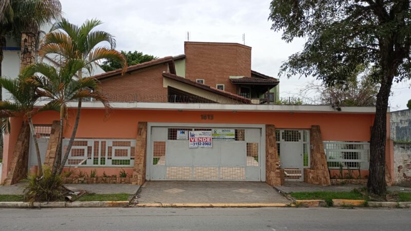 BELO IMÓVEL NA PEIXOTO DE CASTRO